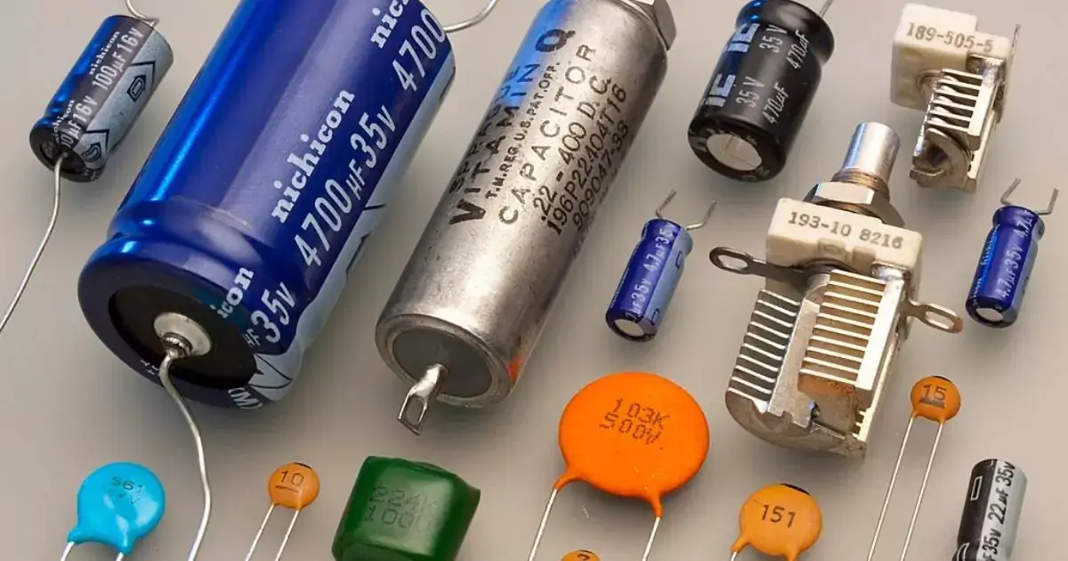 que es un capacitor o condensador electrico