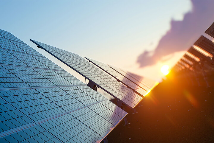 Cómo almacenar energía solar en una batería